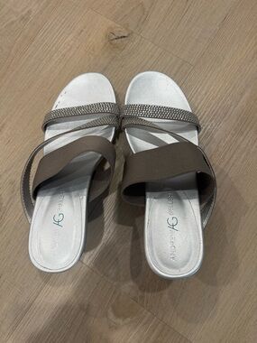 Andrew  Geller Silver & Grey Elastic Strap Sandals